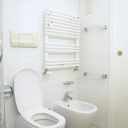 New Renovated With Balcony Porta Romana 밀라노