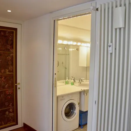 New Renovated With Balcony Porta Romana * 밀라노