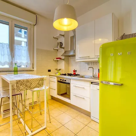 Guesthost - Casa Certosa, Bilocale A Pochi Minuti Da Rho Fiera Appartement