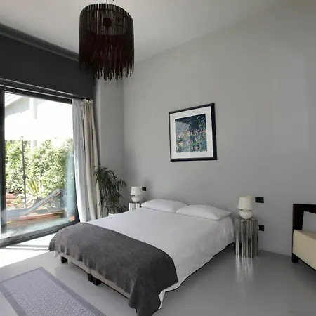 Loft Navigli With Private Garden Nocleg ze śniadaniem Mediolan