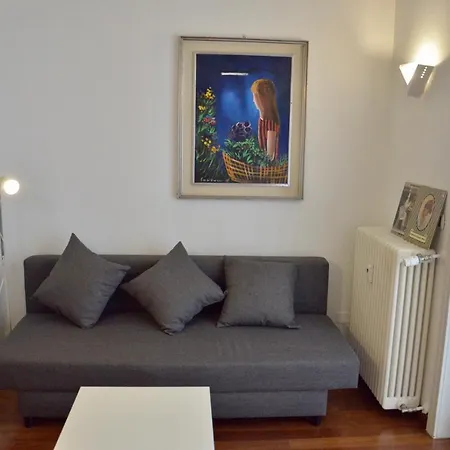 아파트 New Renovated With Balcony Porta Romana 밀라노