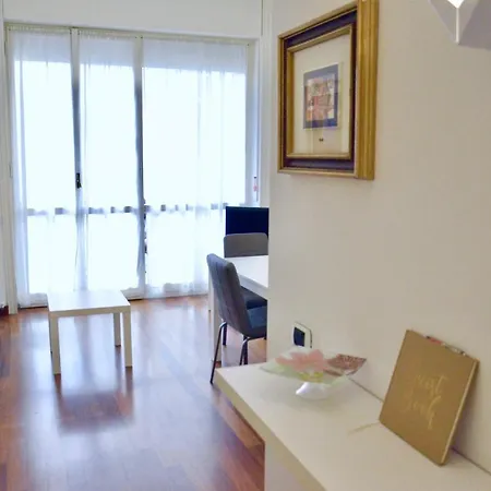 New Renovated With Balcony Porta Romana