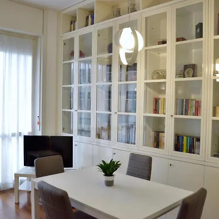 New Renovated With Balcony Porta Romana *