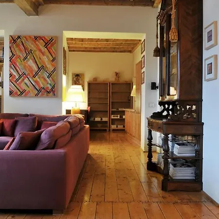 Splendid Housing Apartment