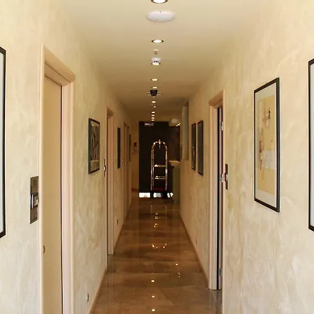 Ming Hao Hotel 3*