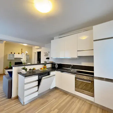 Rentopolis - Palazzo Candiani * ميلان