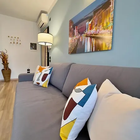 Rentopolis - Palazzo Candiani * ميلان