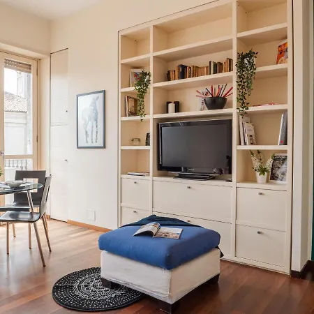 The Rent - Bright Two-bedroom In De Amicis Daire Milano