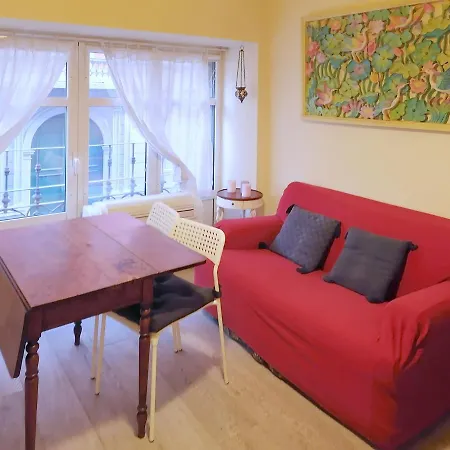 Daire Porta Venezia & Giardini Montanelli Cozy Flat
