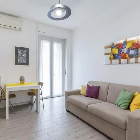 Piazza De Angeli M1 Comfortable Flat With Balcony * Milaan
