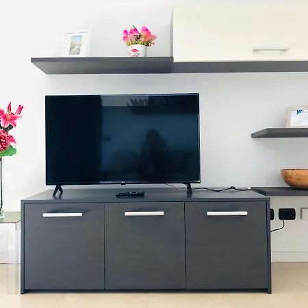 Stepandgo Navigli * Milan