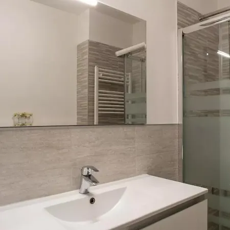 דירה Modern In *