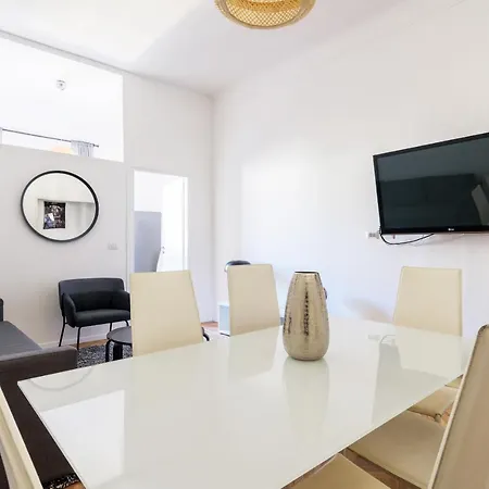 Hemeras Boutique Homes Luxury 4bdr Close To Duomo Apartment Milan