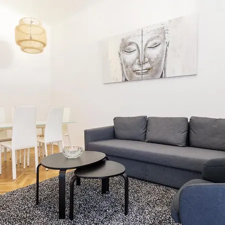 Hemeras Boutique Homes Luxury 4bdr Close To Duomo *
