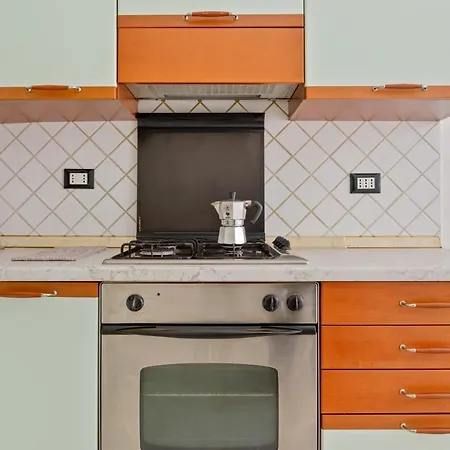 Guesthost - Stazione Cozy And Functional Flat *