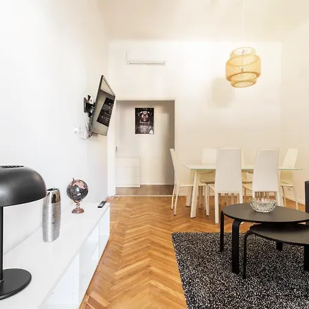 Apartment Hemeras Boutique Homes Luxury 4bdr Close To Duomo Milan