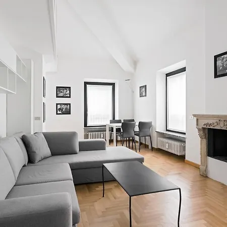 Apartament Hostmate - - Vicolo Fiori - Brera Mediolan