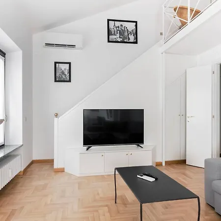 Apartament Hostmate - - Vicolo Fiori - Brera *