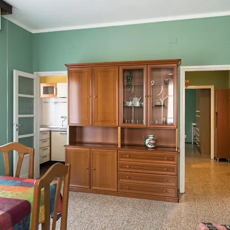 Youhosty - Suzzani 269 Milano