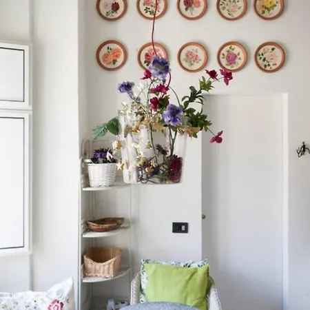 Guesthost - Porta Ticinese Balcony ミラノ