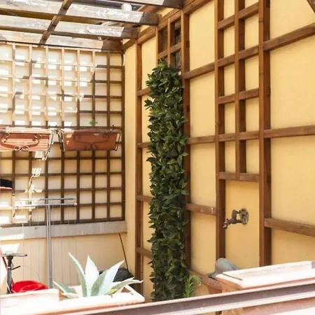 Guesthost - Porta Ticinese Balcony ミラノ