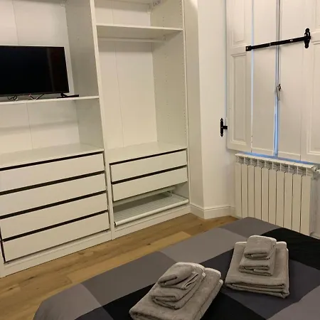 Unique In Center Apartment Milan