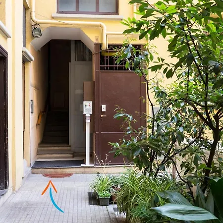 Colorful Porta Romana Apartment Milan