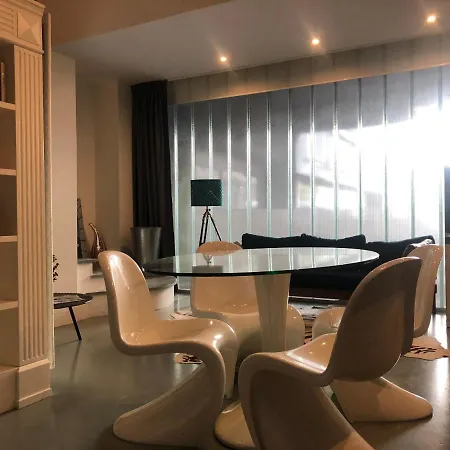 Διαμέρισμα A14 Business Suite