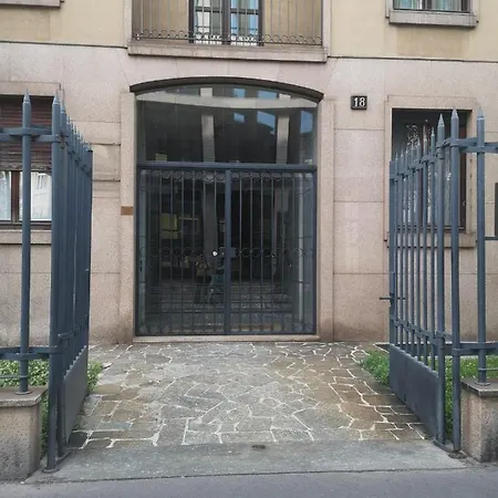 La Casa Colorata - Flats In - Porta Romana Lägenhet *