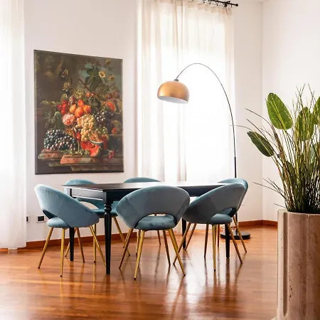 Two-bedroom Near Corso Indipendenza Milano