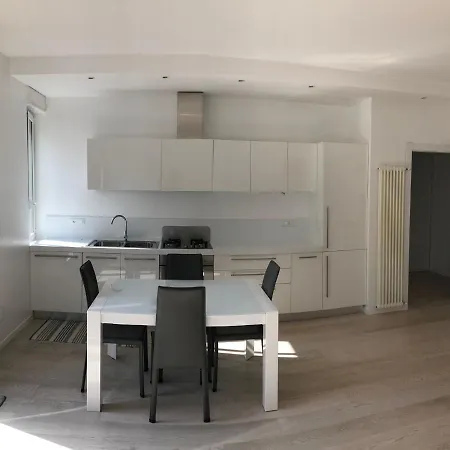 Bright & Spacious Near Navigli - Ponti * 米兰