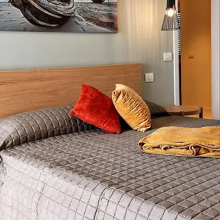 Rent 3 아파트 *