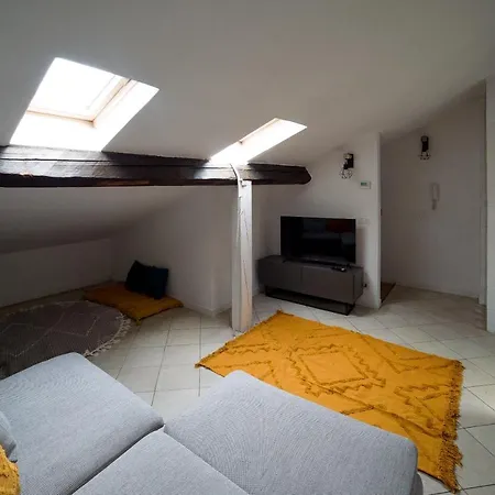 Hbhall Navigli 30 Milánó
