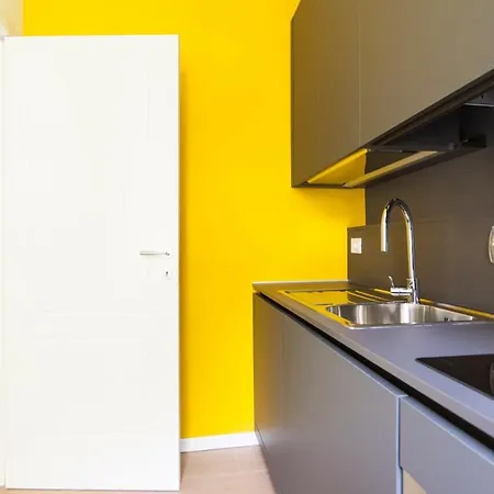 Apartment Youhosty - Solari 43 Milan