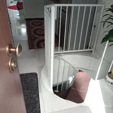 Room In Lodge - Basement In Shared Apartment * Milano