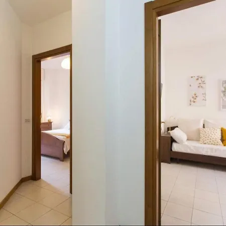 아파트 Cute One Bedroom Flat In The Center Of Milan Qs004 *