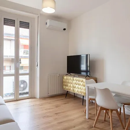 New Renovated Apartment Close To Navigli - Bordighera