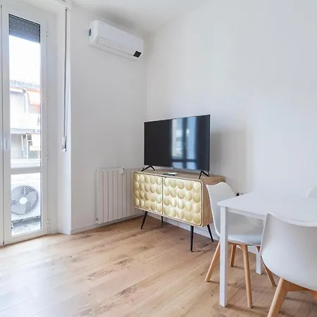 New Renovated Apartment Close To Navigli - Bordighera Apartment