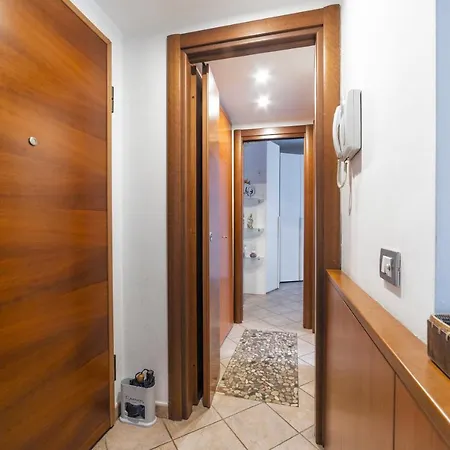 Martesana Flat With Balcony - M1 Gorla And Turro * Mediolan