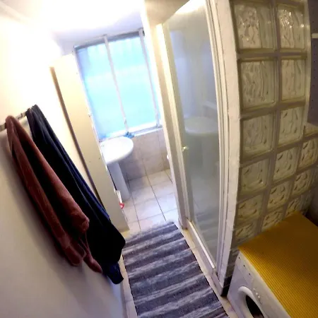 Room In Lodge - Single Room In Shared Apartment Penzion *