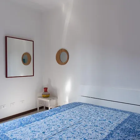 Old Style House * ميلان