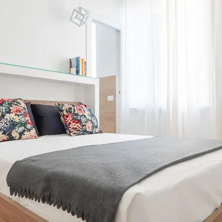 The Rent - Beautiful Two-bedroom Close To Cinque Giornate Square Appartement Milaan