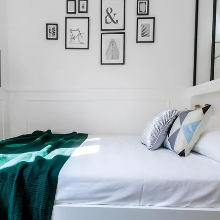 Joivy Chic For 3 Close To Sempione Park Mediolan