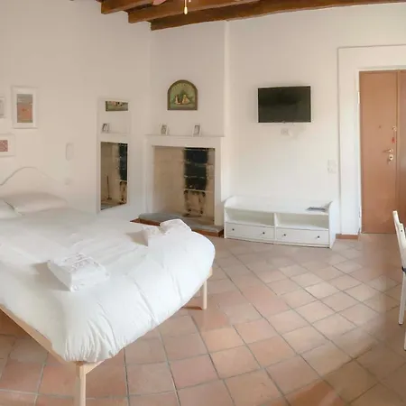 Apartment Bnbutler - Alzaia Naviglio Grande - Your Nest In The Romantic District In
