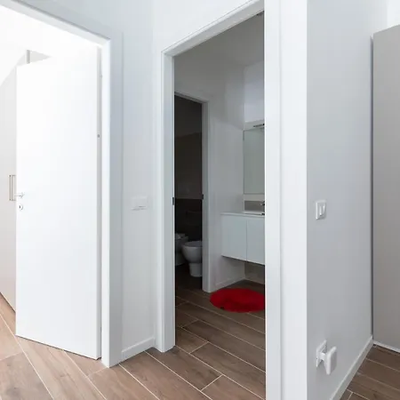 Minerva - 1 Bedroom Two Steps From *