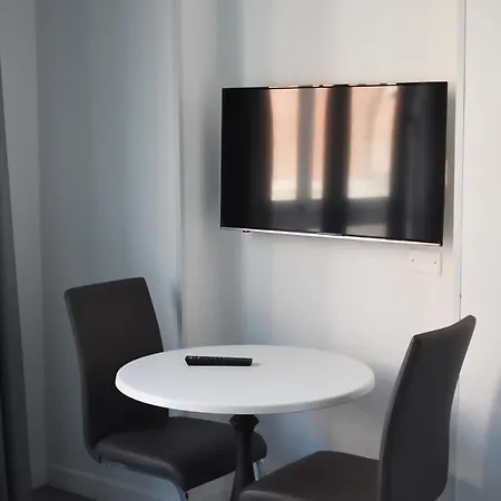 Ξενοδοχείο με διαμερίσματα Homing Milano Navigli Suites