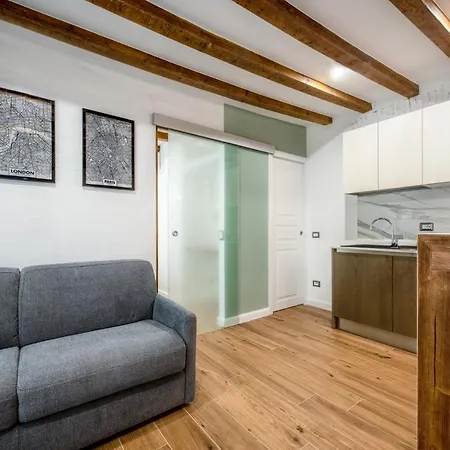 Elegant In Center Apartament Mediolan