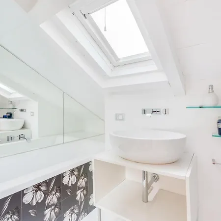 Amendola Milanocity Villa With Private Garden! Milan