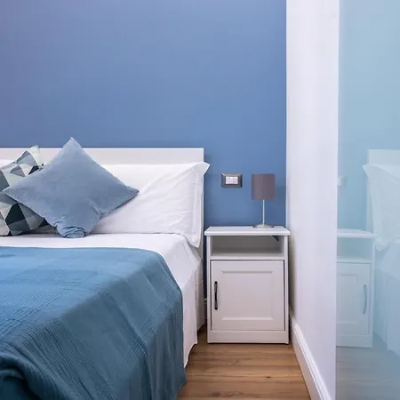 Unique In Center Apartment *
