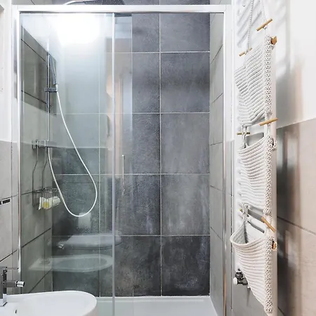 Corso Genova 21, Navigli & Duomo - Charming Milán